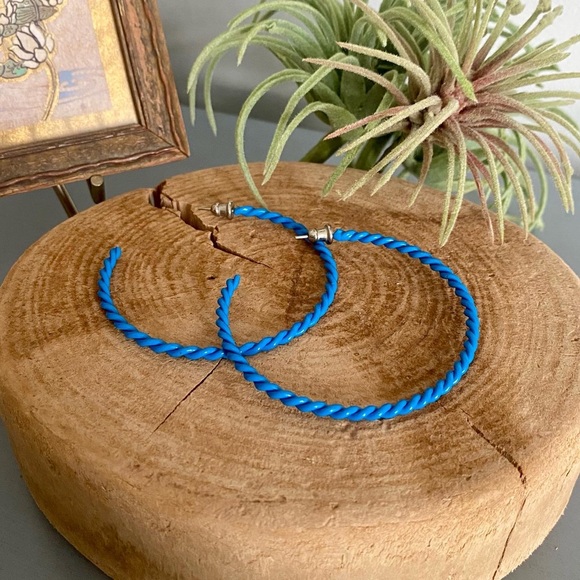 Awesome Vintage Twisted Aqua Blue Metal Large Hoop Earrings - Picture 1 of 4